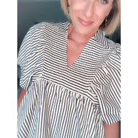 women's boutique striped short sleeve top front detail