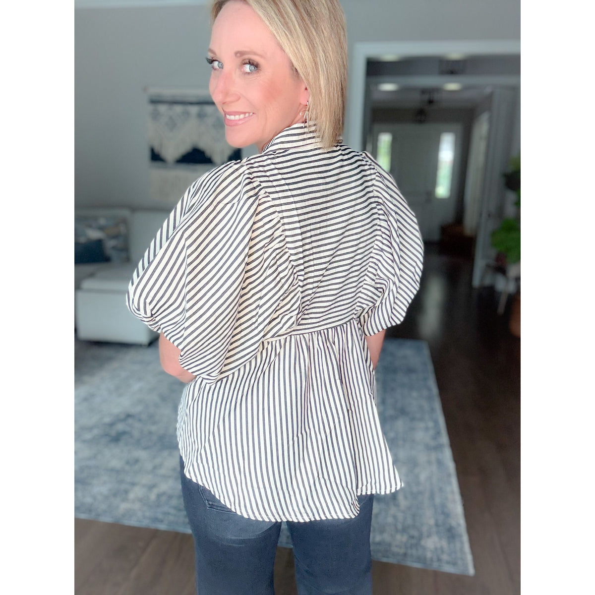 women's boutique striped short sleeve top back