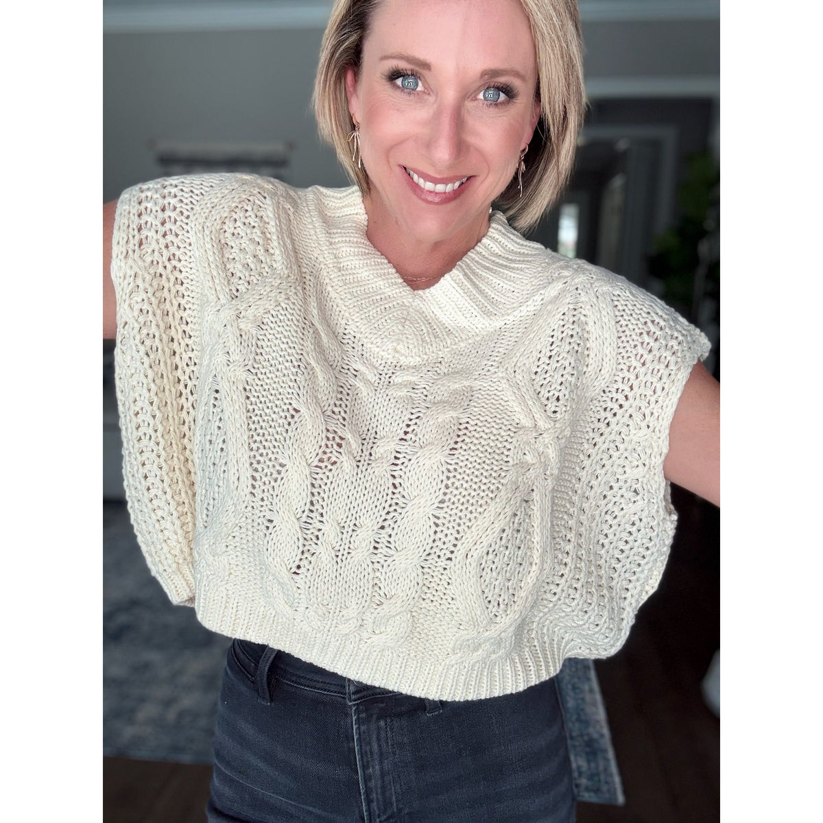 women's boutique cropped cable knit short sleeve sweater cream front detail